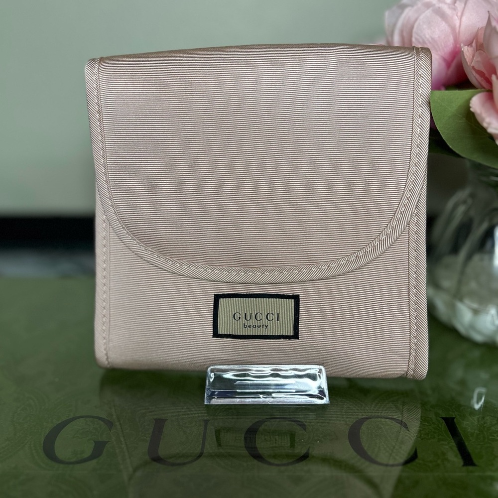 Gucci Women's Blush Cosmetic Case